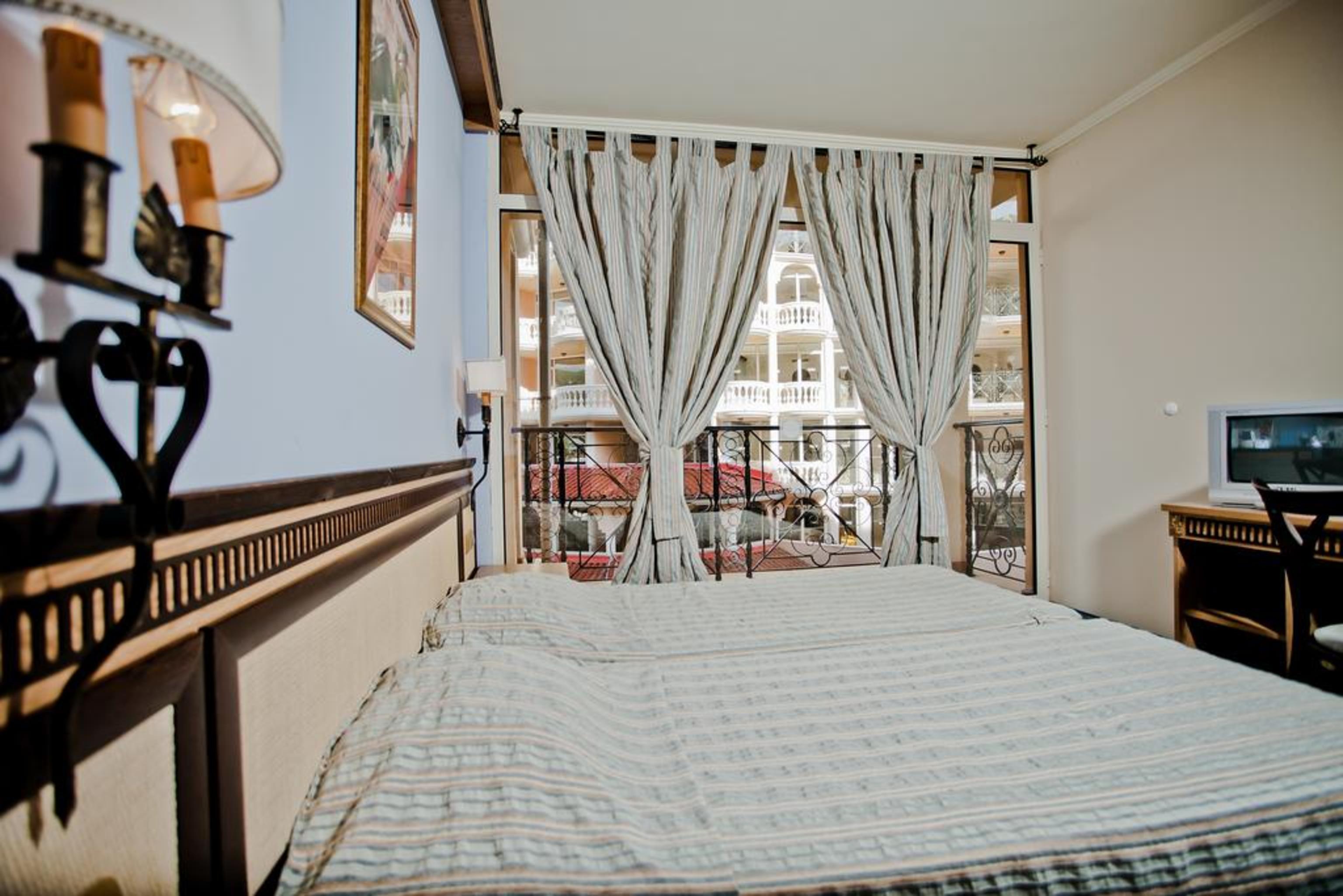 Atrium Beach Hotel Elenite Ngoại thất bức ảnh