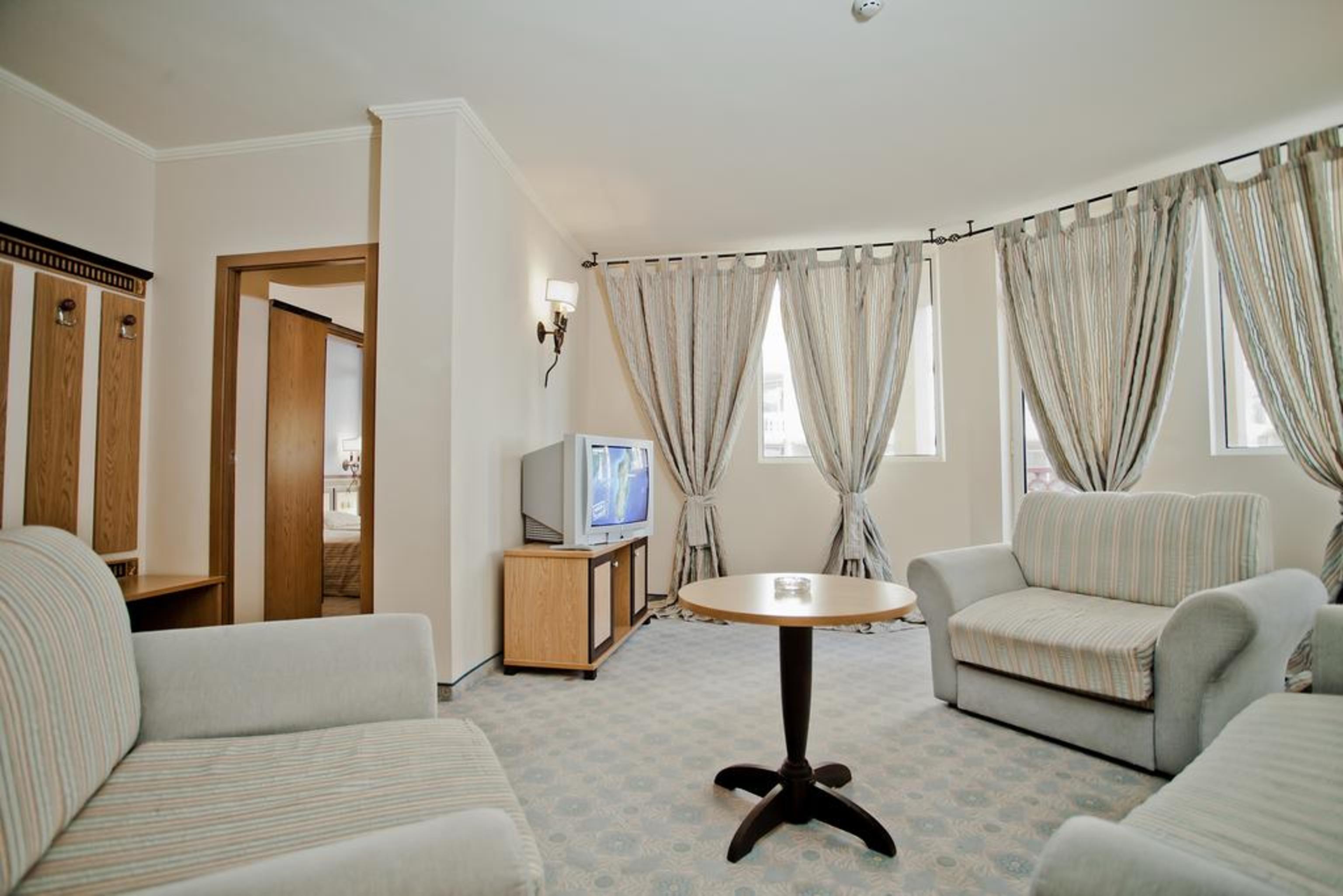 Atrium Beach Hotel Elenite Ngoại thất bức ảnh