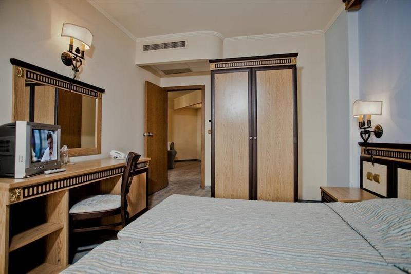 Atrium Beach Hotel Elenite Ngoại thất bức ảnh